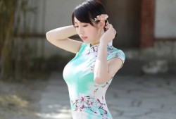 遇到喜欢的女孩，该如何去找话题和她聊天？